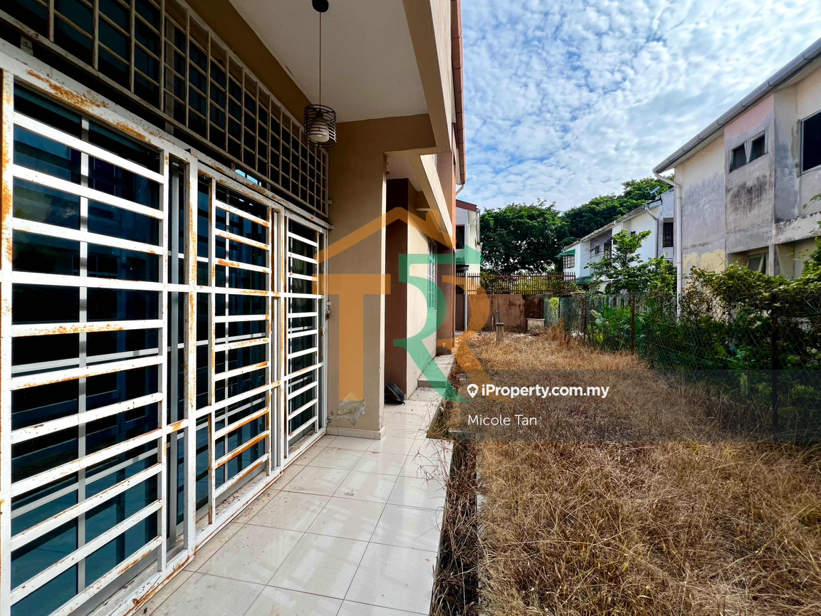 Semi-Detached House for Sale in Jalan Bakri, Batu 4, Jalan Bakri by Micole Tan - iProperty.com.my