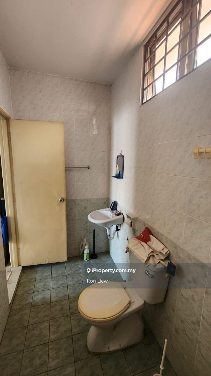 Rumah Berangkai 2.5 Tingkat untuk Dijual di BS 10, BS 11, Taman Bukit Serdang, Seri Kembangan, Seri Kembangan oleh Ron Liew - iProperty.com.my