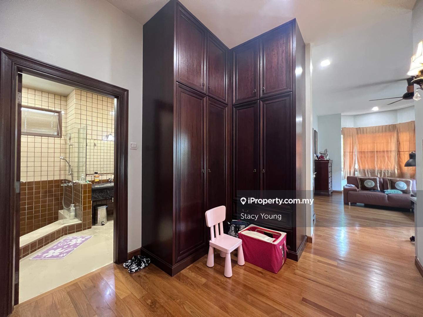 Bungalow House for Sale in Bukit Gita Bayu, Seri Kembangan by Stacy Young - iProperty.com.my