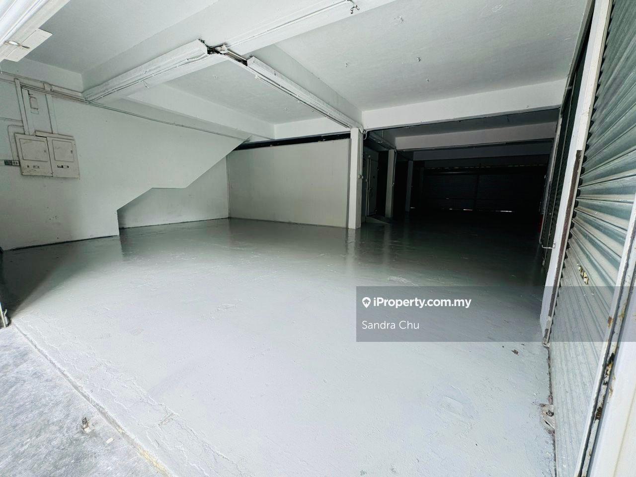 Shop for Rent in Bandar Bukit Tinggi, Klang by Sandra Chu - iProperty.com.my