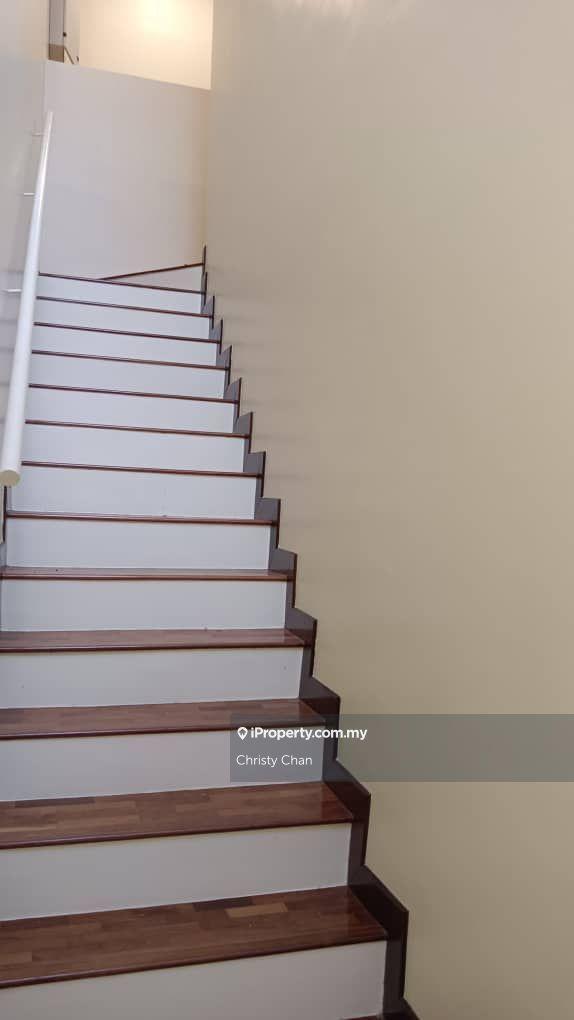 Rumah Berangkai 2 Tingkat untuk Dijual di Taman Lestari Putra, Seri Kembangan oleh Christy Chan - iProperty.com.my