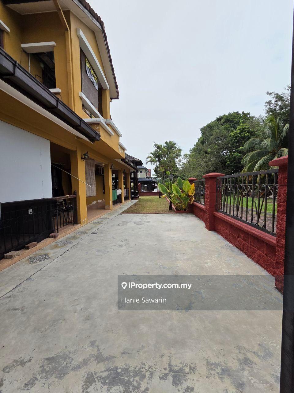 Rumah Berangkai 2 Tingkat untuk Dijual di Bukit Jelutong, Shah Alam oleh Hanie Sawarin - iProperty.com.my