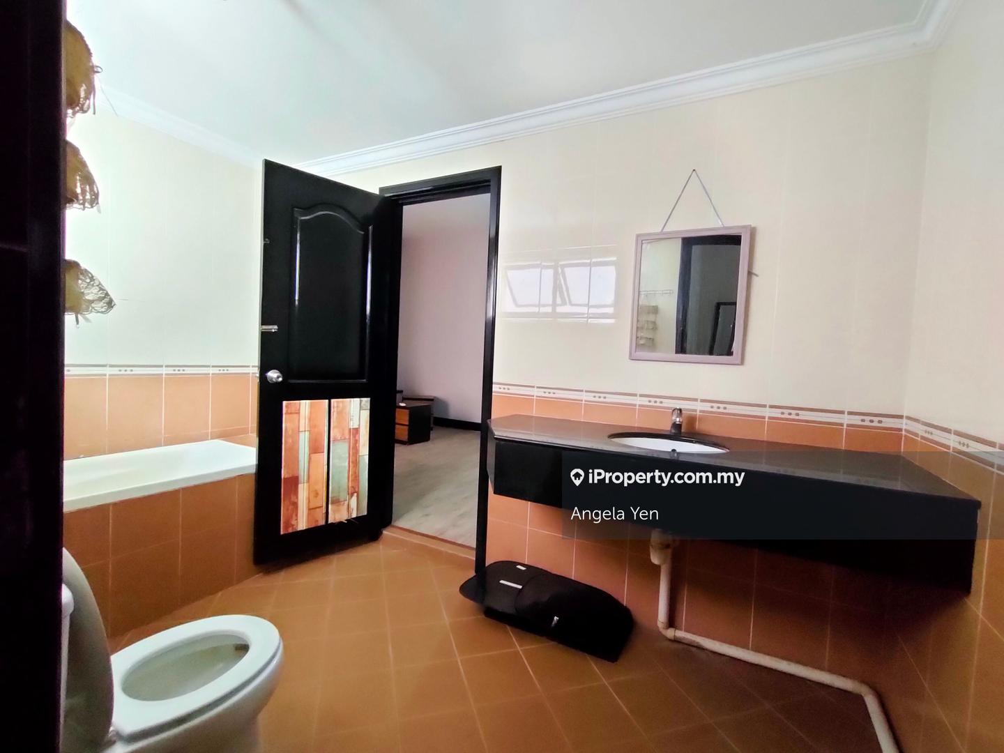 Condominium for Sale in Marina Court Resort Condominium by Angela Yen - iProperty.com.my