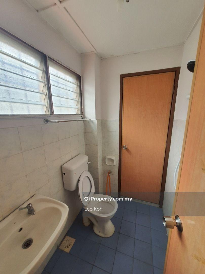 2-storey Terraced House for Sale in Taman Pinggiran Putra, Seri Kembangan by Leo Koh - iProperty.com.my