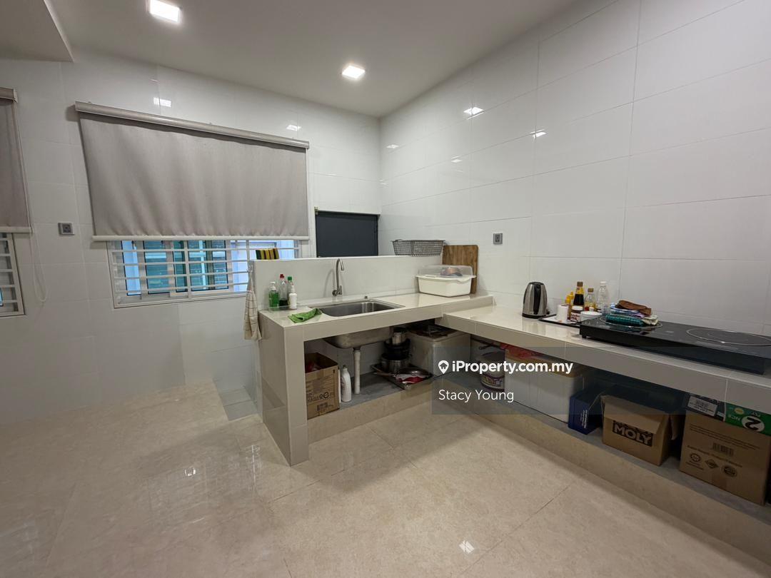 Rumah Berangkai 3 Tingkat untuk Dijual di Taman Taming Indah 2, Bandar Sungai Long oleh Stacy Young - iProperty.com.my