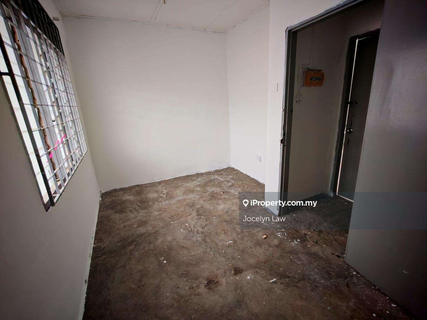 Rumah Berangkai 2 Tingkat untuk Dijual di Taman Johor Jaya, Johor Bahru oleh Jocelyn Law - iProperty.com.my