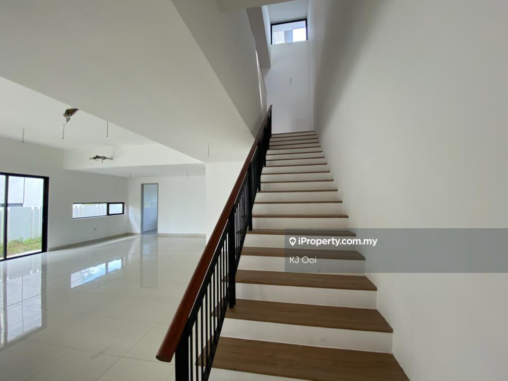 Rumah Berkembar untuk Dijual di Bandar Tropicana Aman, Telok Panglima Garang oleh KJ Ooi - iProperty.com.my