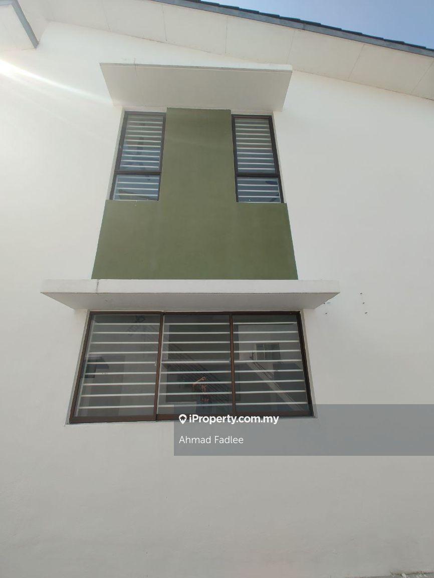 Rumah Berangkai 2 Tingkat untuk Dijual di Taman Saujana Sekata, Bangi oleh Ahmad Fadlee - iProperty.com.my