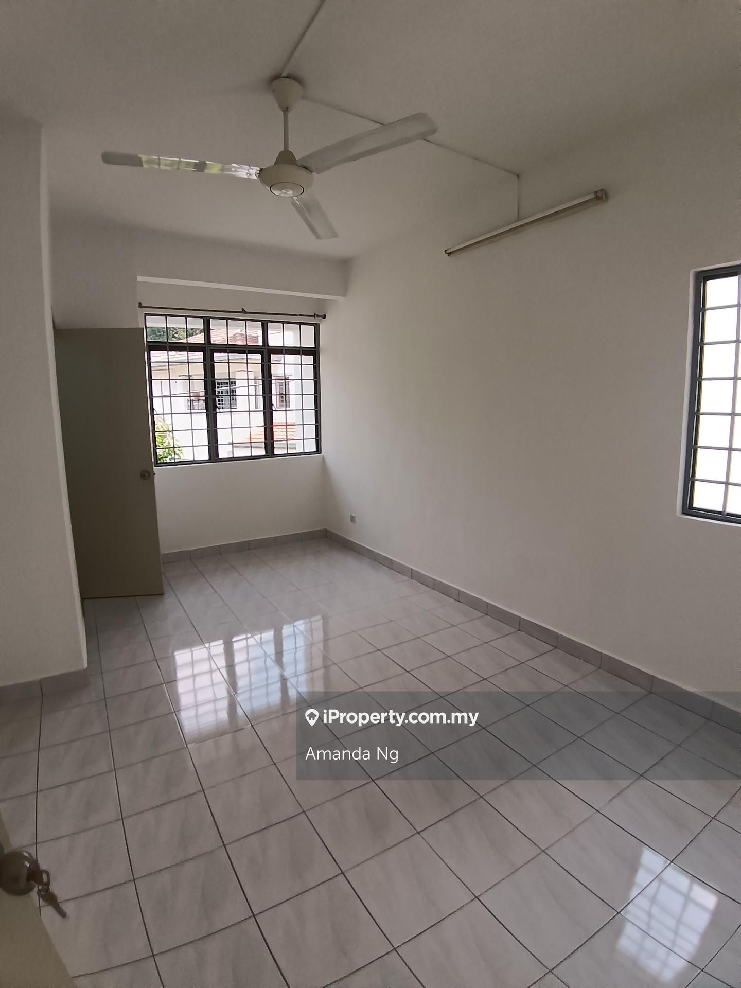 Rumah Berkembar untuk Disewa di Bandar Utama 11, Bandar Utama oleh Amanda Ng - iProperty.com.my