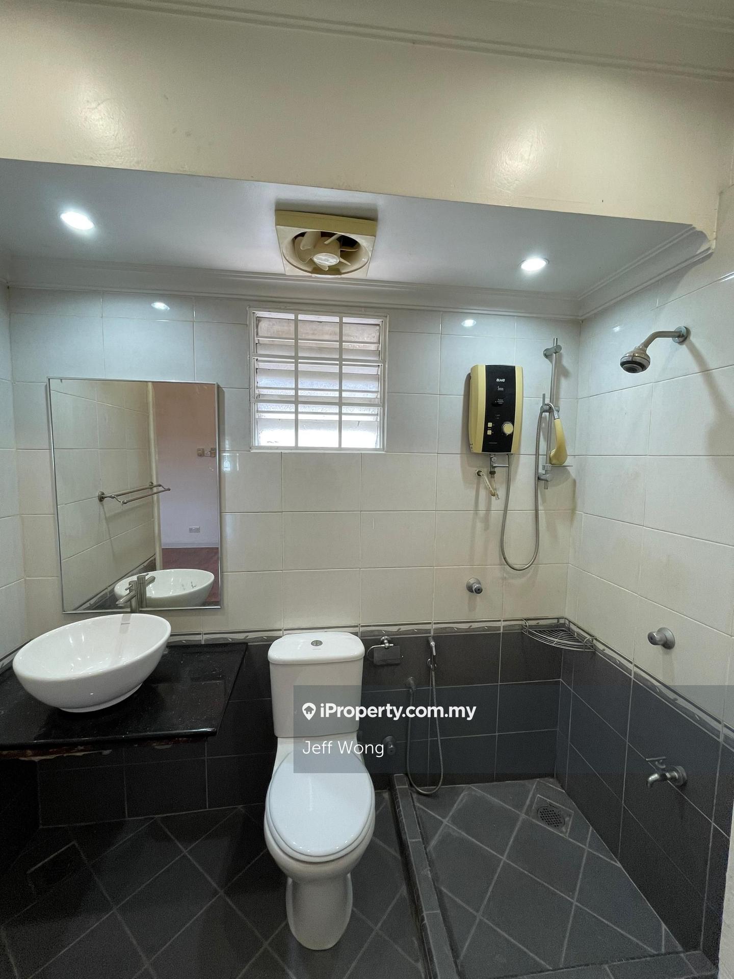 Rumah Berangkai 2 Tingkat untuk Dijual di Usj 5, Subang Jaya oleh Jeff Wong - iProperty.com.my