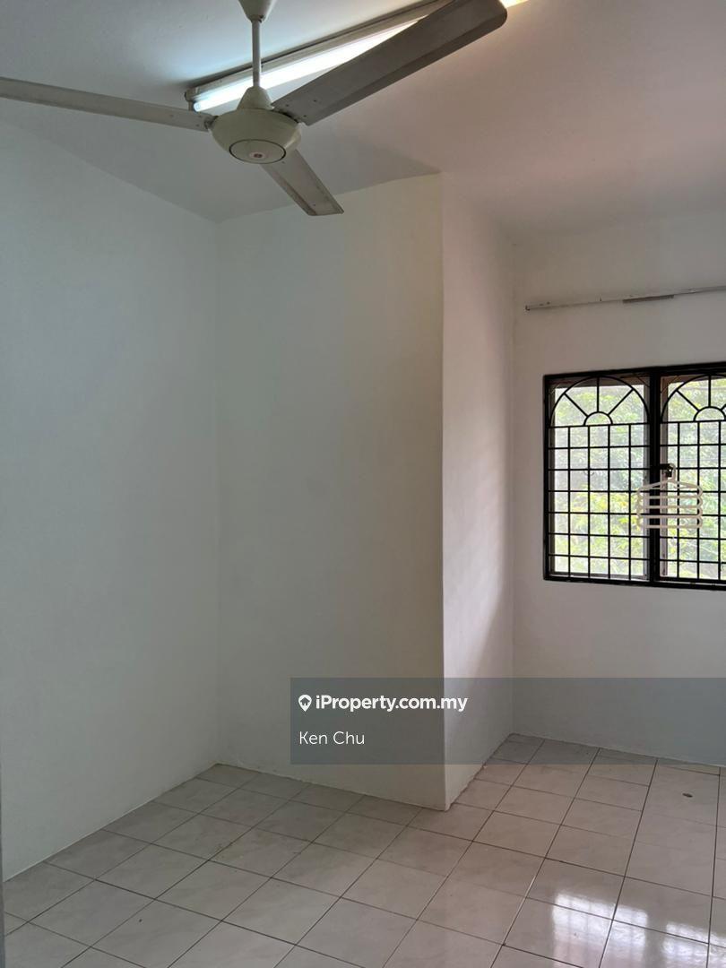 Townhouse for Sale in Taman Sinaran, Balakong by Ken Chu - iProperty.com.my