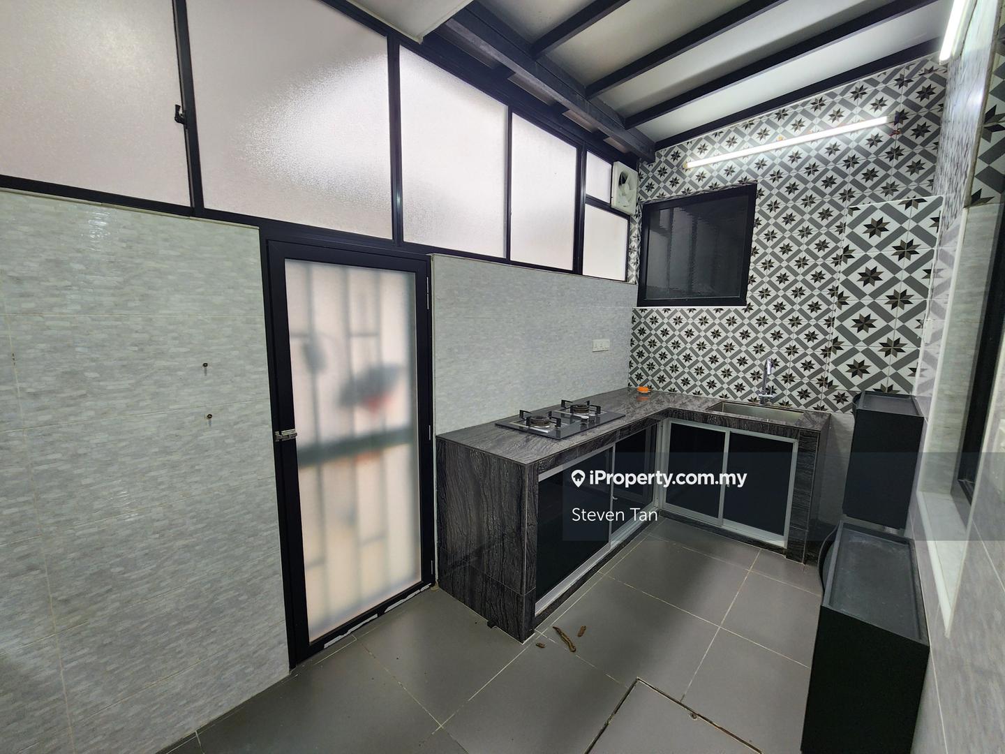 Rumah Berangkai 3 Tingkat untuk Dijual di 16 Sierra, Puchong oleh Steven Tan - iProperty.com.my