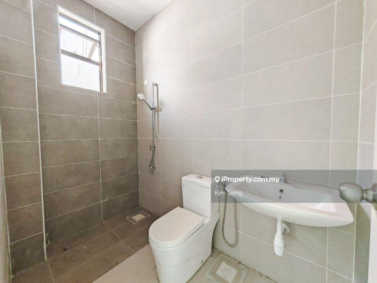 Rumah Berangkai 2 Tingkat untuk Dijual di Taman Tasik Indah, Kluang oleh Kim Seng - iProperty.com.my