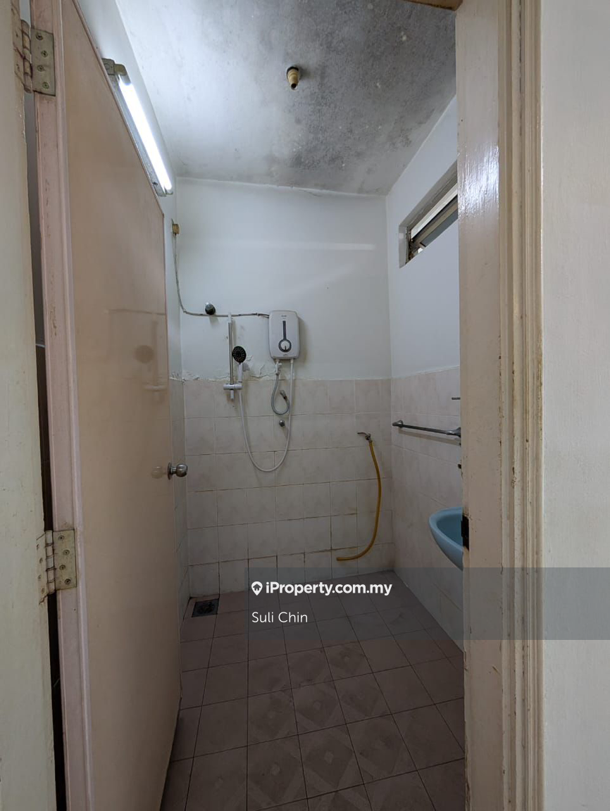 Rumah Berangkai 1 Tingkat untuk Dijual di Taman Overseas Union (Taman Oug), Jalan Klang Lama (Old Klang Road) oleh Suli Chin - iProperty.com.my