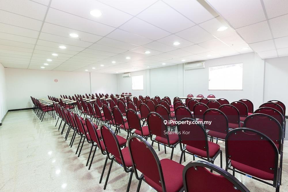 Hotel / Resort untuk Dijual di Karak, Pahang oleh Seamus Kor - iProperty.com.my