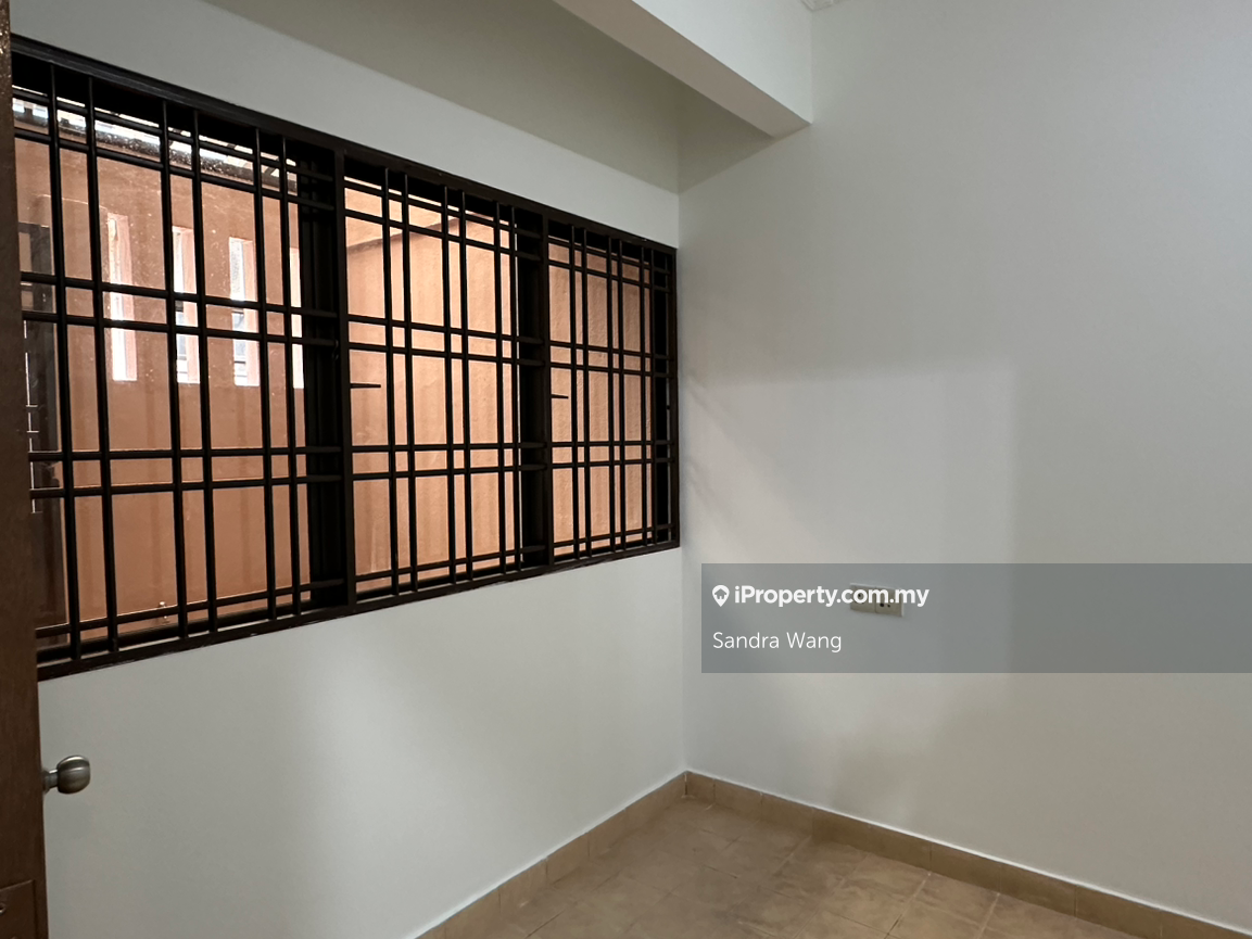 2.5-storey Terraced House for Sale in Bandar Utama 6, Bandar Utama by Sandra Wang - iProperty.com.my