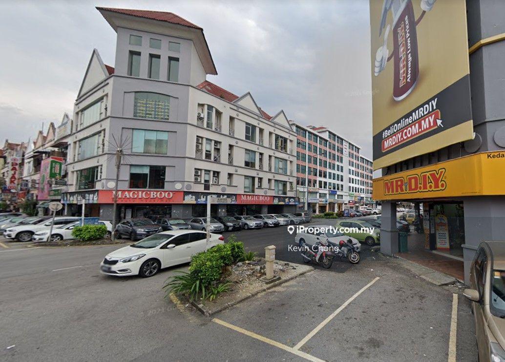 Shop-Office for Sale in 3 Storey Intermediate Shoplot, Petaling Jaya by Kevin Chong - iProperty.com.my