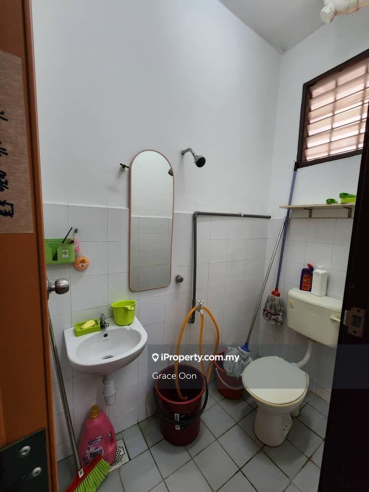 Rumah Berangkai 2 Tingkat untuk Dijual di Bandar Putra Permai, Seri Kembangan oleh Grace Oon - iProperty.com.my