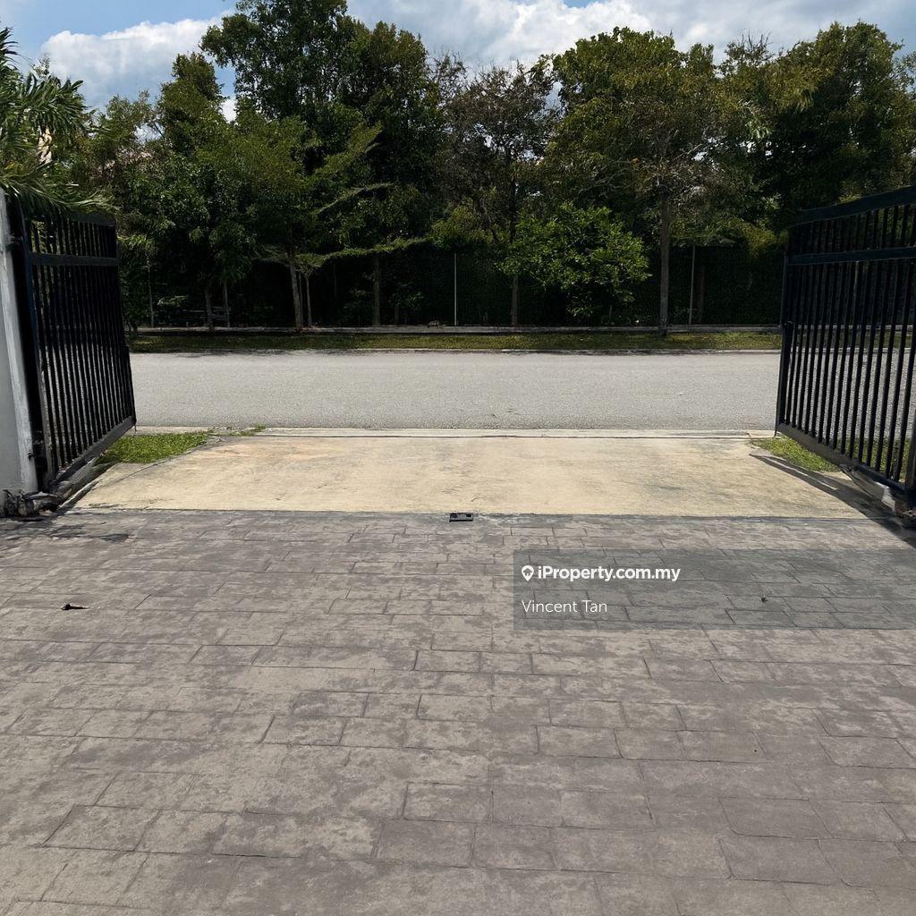 Rumah Berangkai 2 Tingkat untuk Dijual di ELMINA CLUSIA Aralia Liana Viana East Garden, Shah Alam oleh Vincent Tan - iProperty.com.my