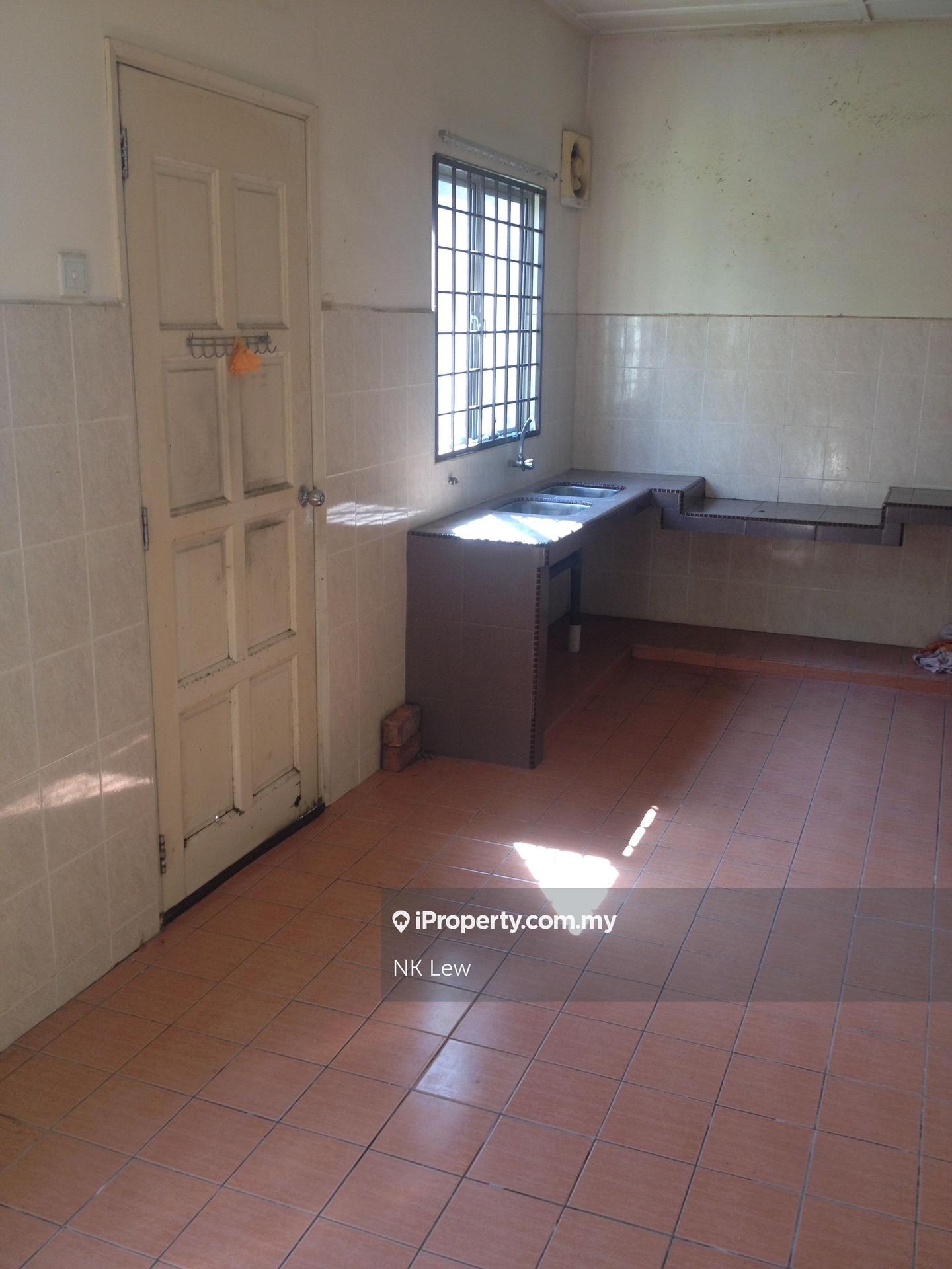 Rumah Berangkai 2 Tingkat untuk Dijual di Taman Bukit Serdang, Seri Kembangan oleh NK Lew - iProperty.com.my