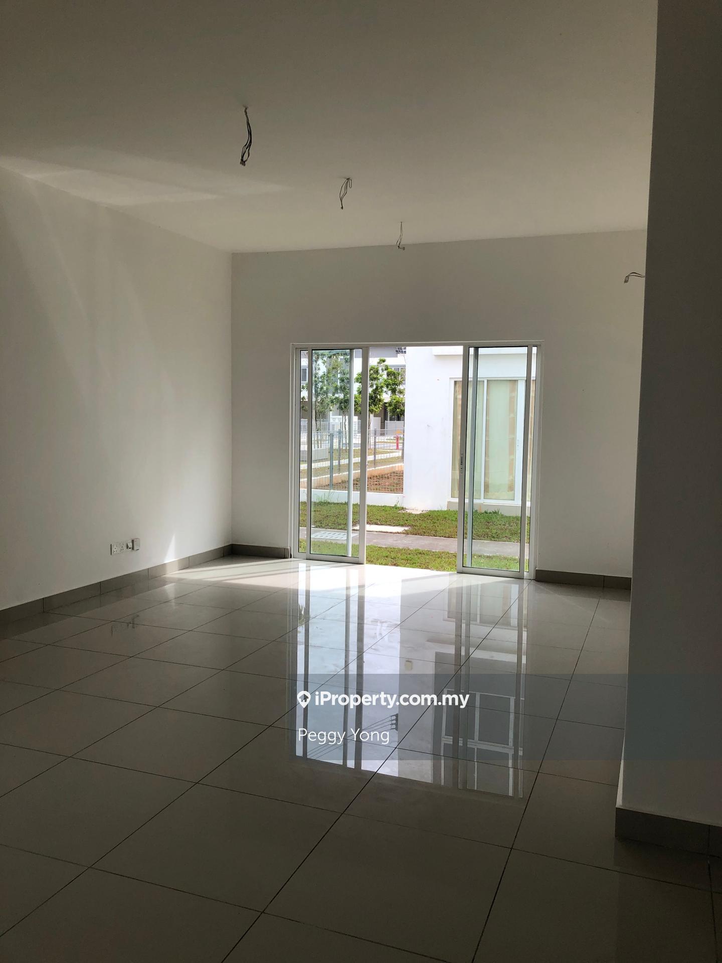 Townhouse for Sale in Taman Plantinum Residence, Dengkil by Peggy Yong - iProperty.com.my