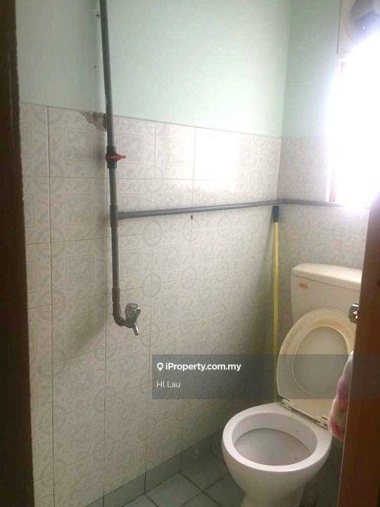 Pangsapuri untuk Dijual di Putra Permai Block C oleh Hl Lau - iProperty.com.my