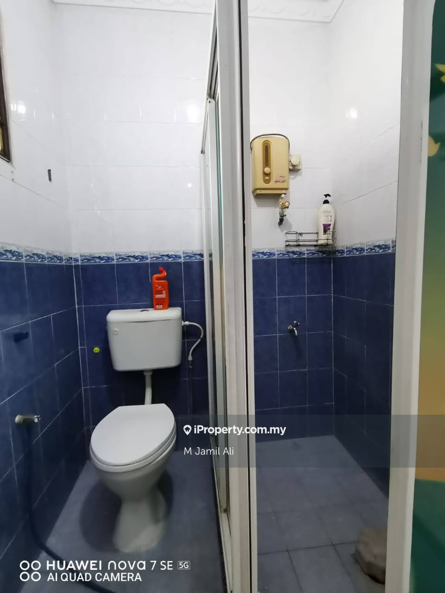 Bungalow House for Sale in Kampung Melayu, Kluang by M Jamil Ali - iProperty.com.my