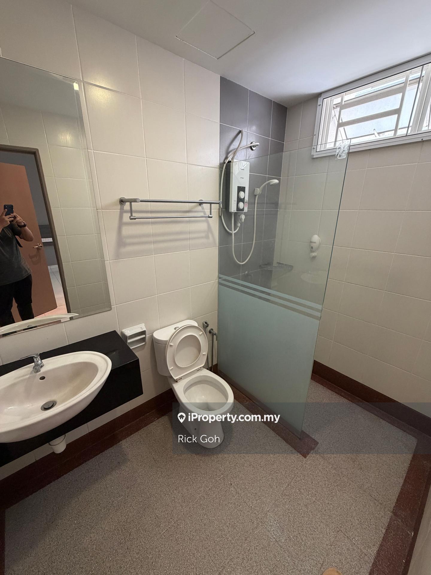 Rumah Berangkai 3 Tingkat untuk Dijual di Jalan Mashuri, Bayan Baru oleh Rick Goh - iProperty.com.my