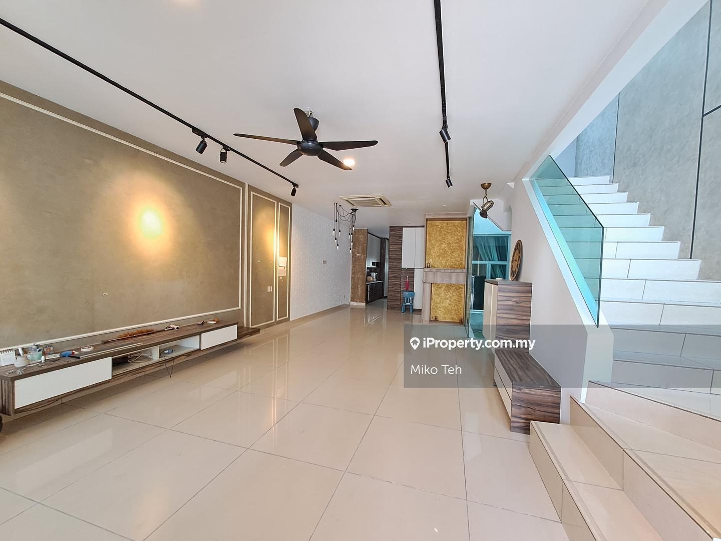 Rumah Berangkai 2 Tingkat untuk Dijual di Taman Lestari Putra, Seri Kembangan oleh Miko Teh - iProperty.com.my