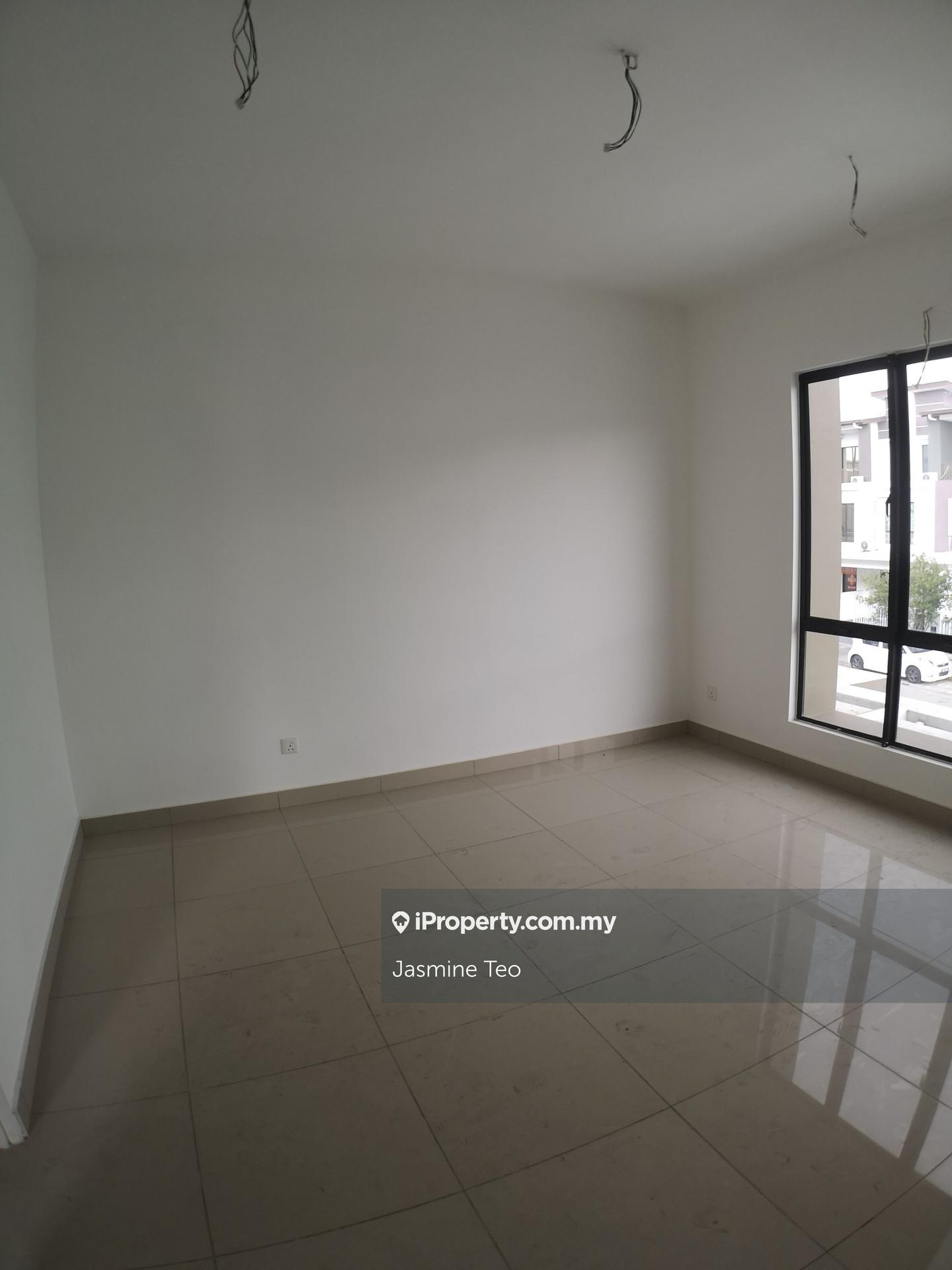 Rumah Berkembar untuk Dijual di Setia Utama 1, Setia Alam oleh Jasmine Teo - iProperty.com.my