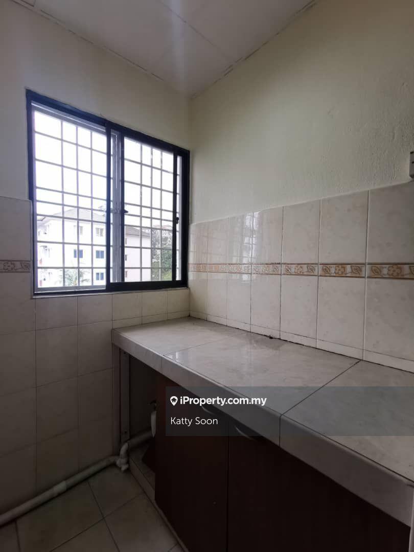 Pangsapuri untuk Dijual di Pangsapuri Kempas oleh Katty Soon - iProperty.com.my