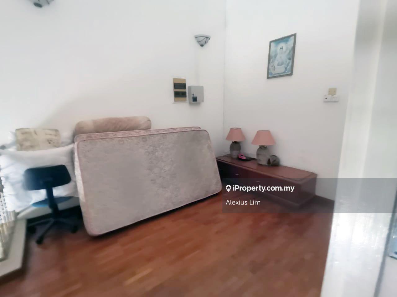 Rumah Berangkai 2 Tingkat untuk Dijual di Taman Sutera @ Perling, Perling oleh Alexius Lim - iProperty.com.my