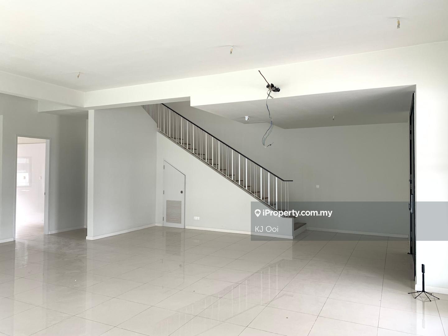 Rumah Berkembar untuk Dijual di Bandar Tropicana Aman, Telok Panglima Garang oleh KJ Ooi - iProperty.com.my
