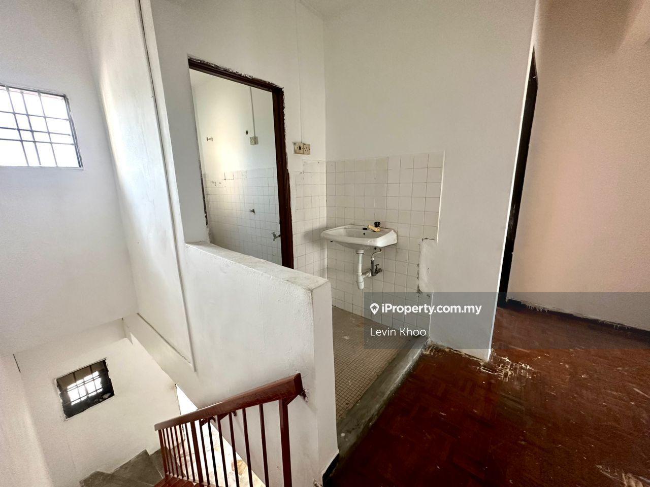 Rumah Berangkai 2 Tingkat untuk Dijual di [18x65] 2 Sty Terrace End lot Country Homes Desa 1, Rawang oleh Levin Khoo - iProperty.com.my