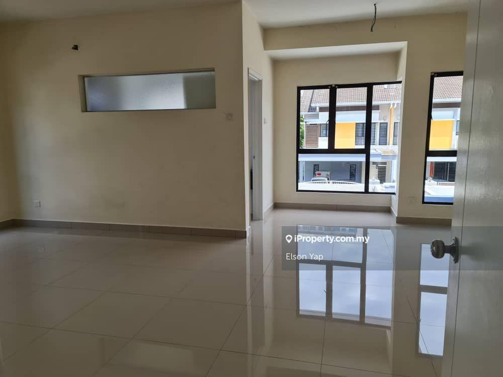 Rumah Berangkai 2 Tingkat untuk Dijual di Sutera Damansara, Damansara Damai oleh Elson Yap - iProperty.com.my