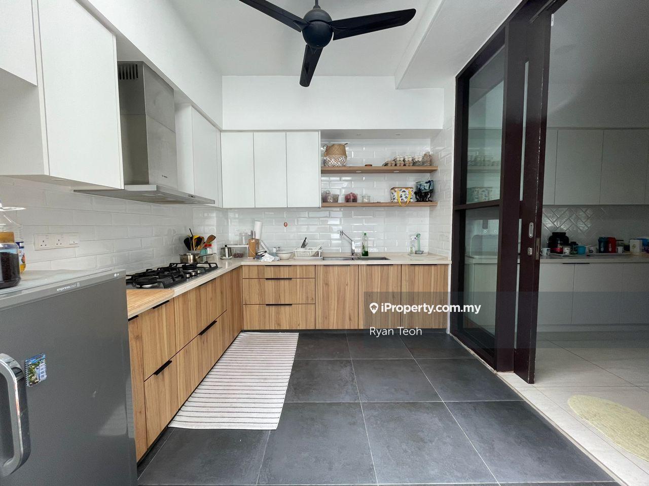 Rumah Berkembar untuk Dijual di The Rafflesia, Damansara Perdana oleh Ryan Teoh - iProperty.com.my