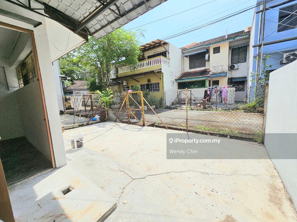 Rumah Berangkai 2 Tingkat untuk Dijual di Taman Putra Prima, Puchong oleh Wendy Chin - iProperty.com.my