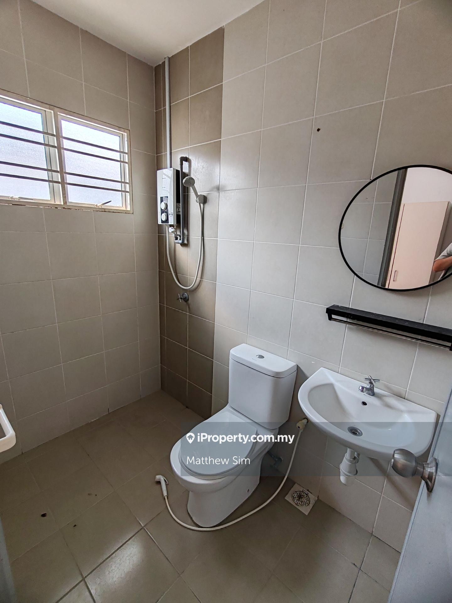 Townhouse for Rent in Bandar Saujana Putra, Tanjong Duabelas by Matthew Sim - iProperty.com.my