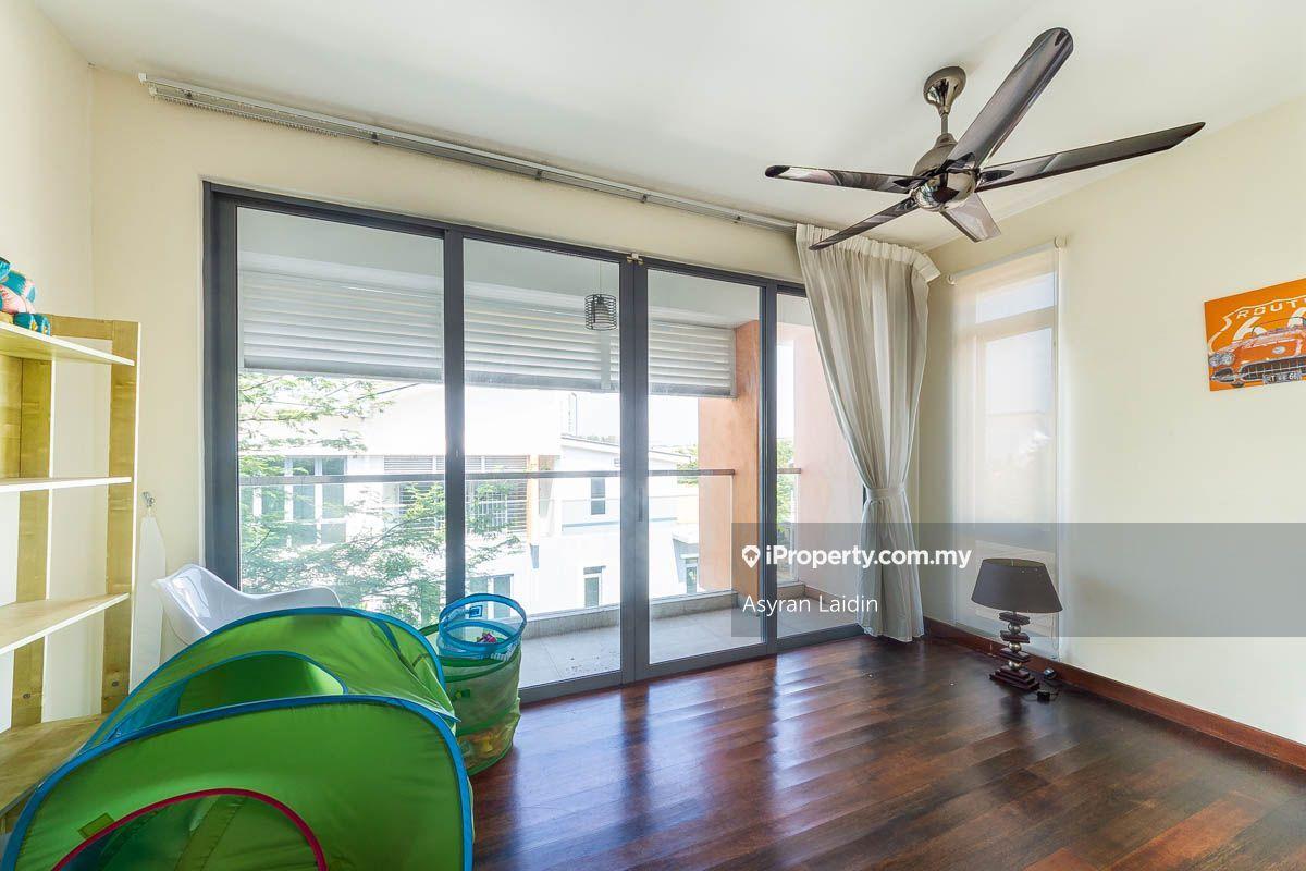 Semi-Detached House for Sale in 2.5sty Renovated Semi D Lakehill Villa, Bangi by Asyran Laidin - iProperty.com.my