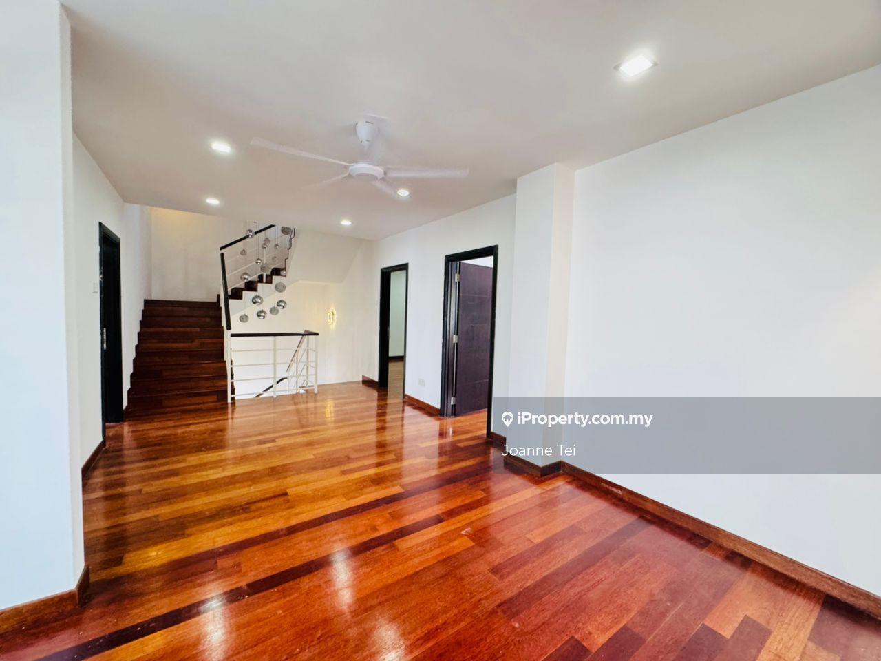 Rumah Berkembar untuk Dijual di MyDiva Homes @ Perdana Lakeview East, Cyberjaya oleh Joanne Tei - iProperty.com.my