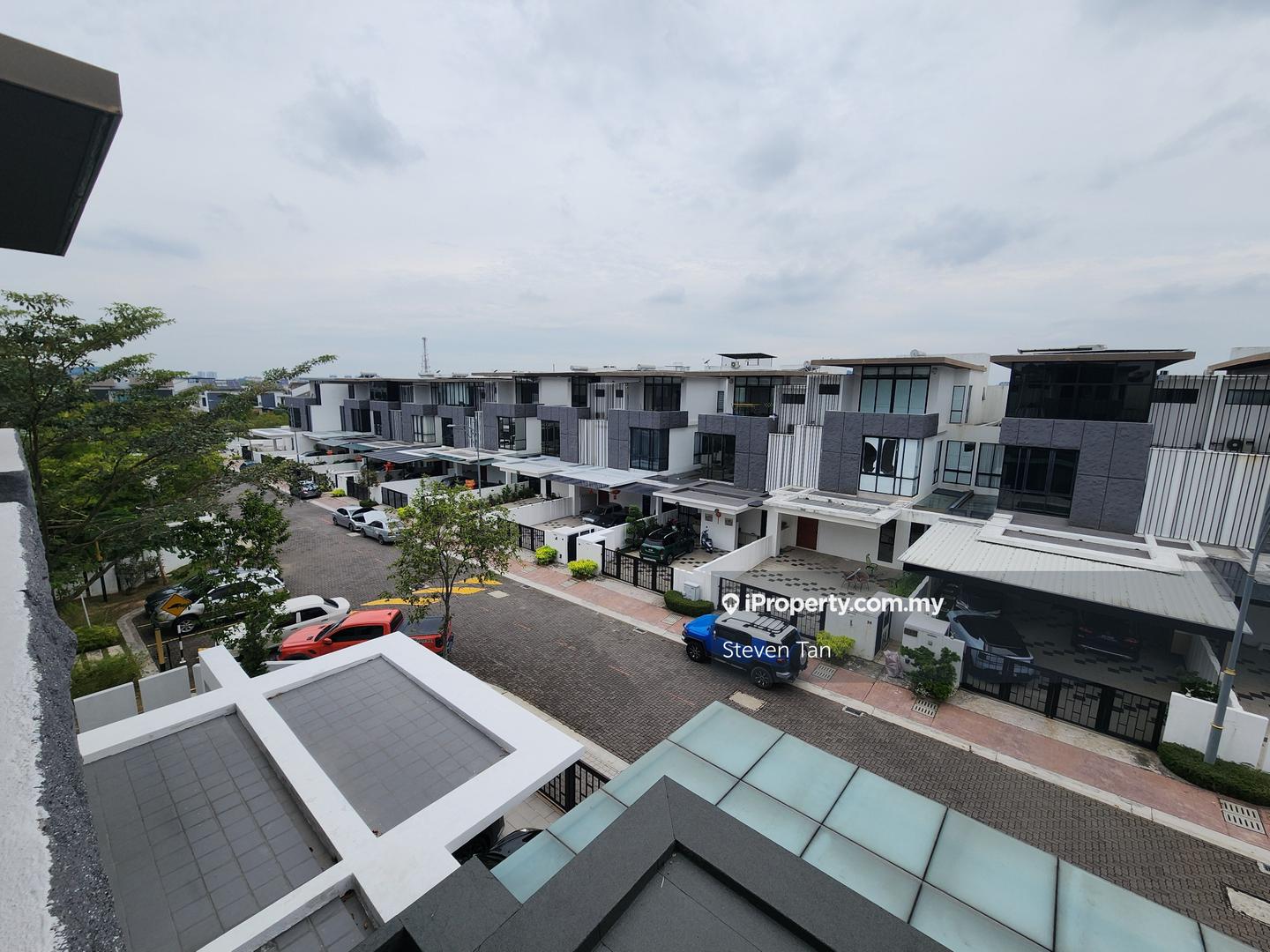 Rumah Berangkai 3 Tingkat untuk Dijual di 16 Sierra, Puchong oleh Steven Tan - iProperty.com.my