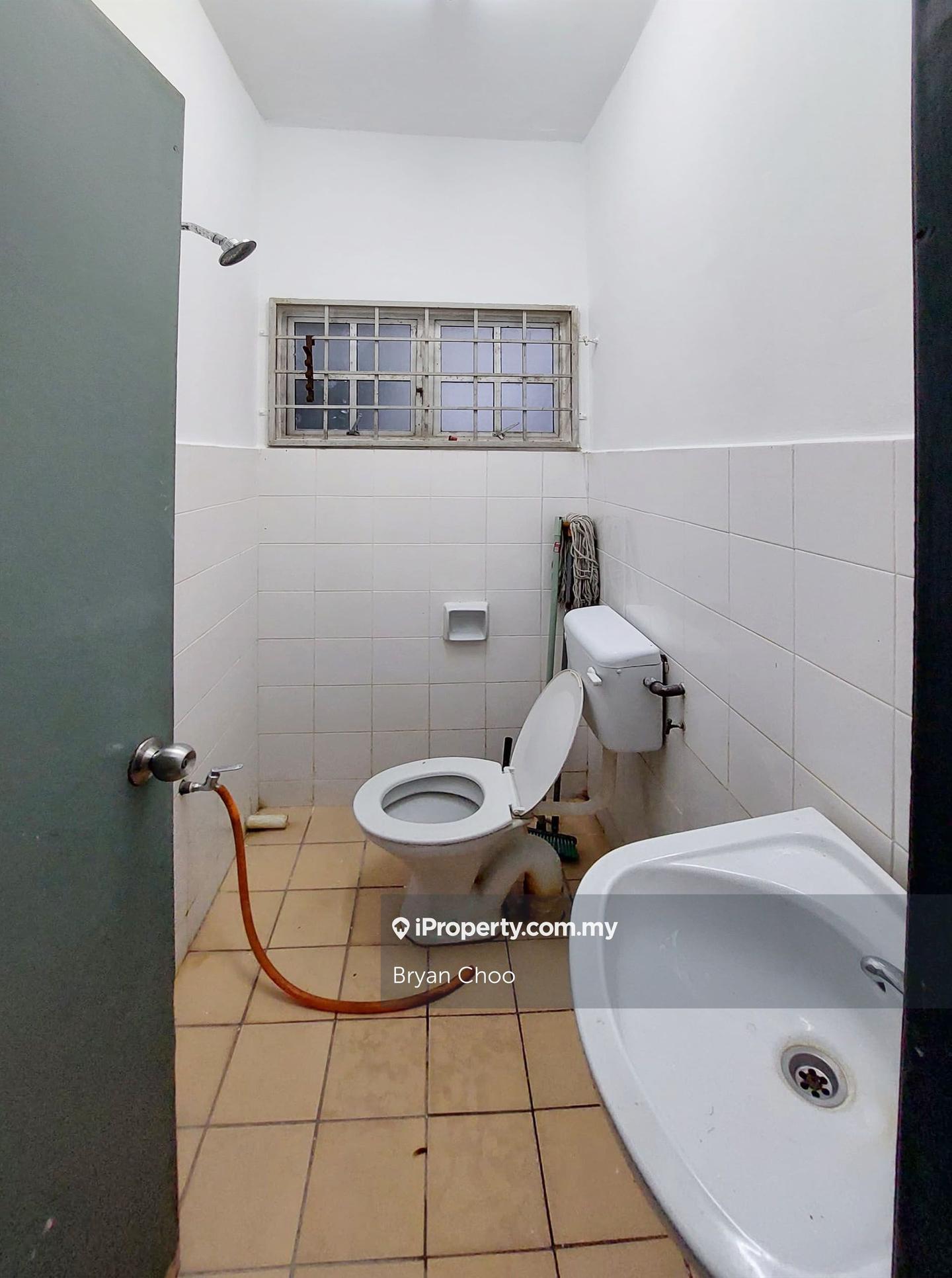 Rumah Berangkai 2 Tingkat untuk Dijual di Taman Lestari Perdana, Seri Kembangan oleh Bryan Choo - iProperty.com.my