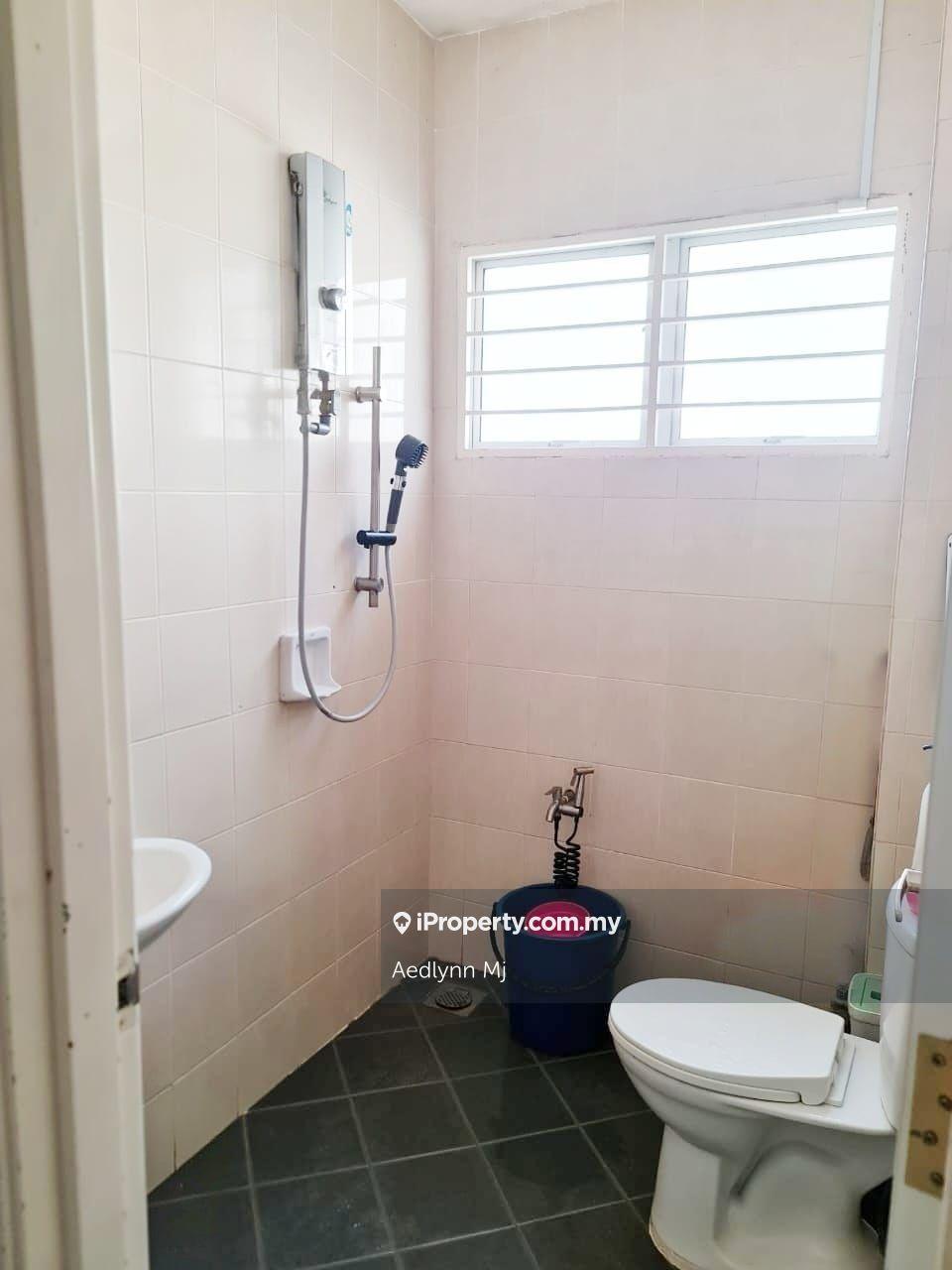 Rumah Berangkai 2 Tingkat untuk Dijual di Taman Putra Impiana, Puchong oleh Aedlynn Mj - iProperty.com.my