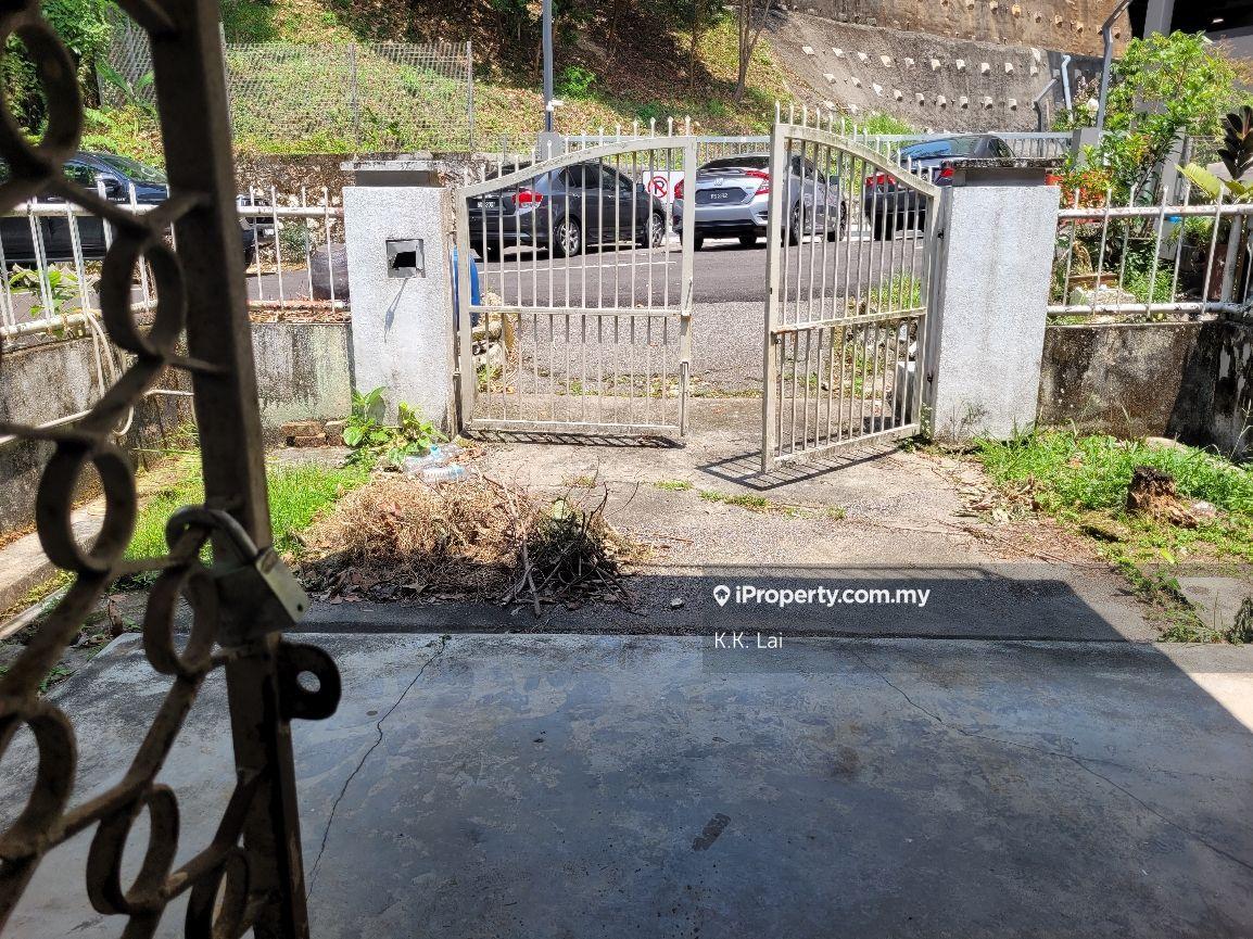 Rumah Berangkai 2 Tingkat untuk Dijual di Taman Salak Selatan, Salak South oleh K.K. Lai - iProperty.com.my