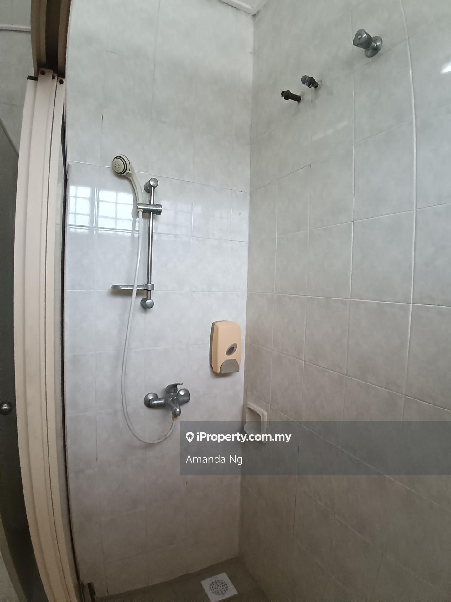 Rumah Berkembar untuk Disewa di Bandar Utama 11, Bandar Utama oleh Amanda Ng - iProperty.com.my