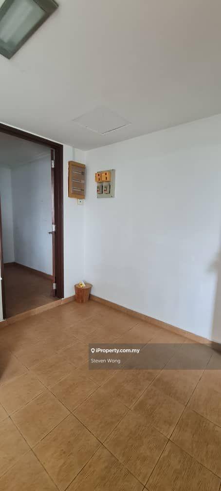 Kondominium untuk Dijual di Impiana On The Waterfront Condominium oleh Steven Wong - iProperty.com.my