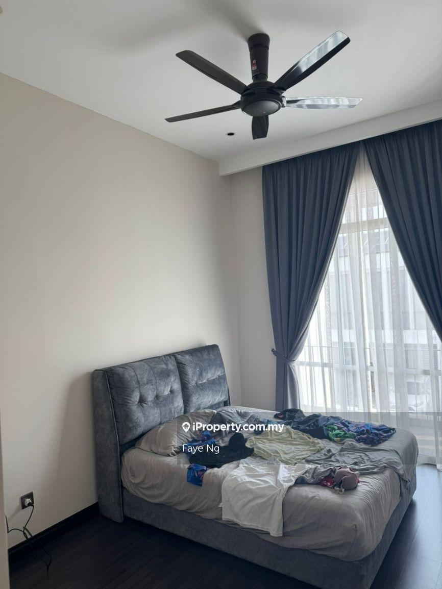 Rumah Teres untuk Dijual di Eco Majestic, Semenyih oleh Faye Ng - iProperty.com.my