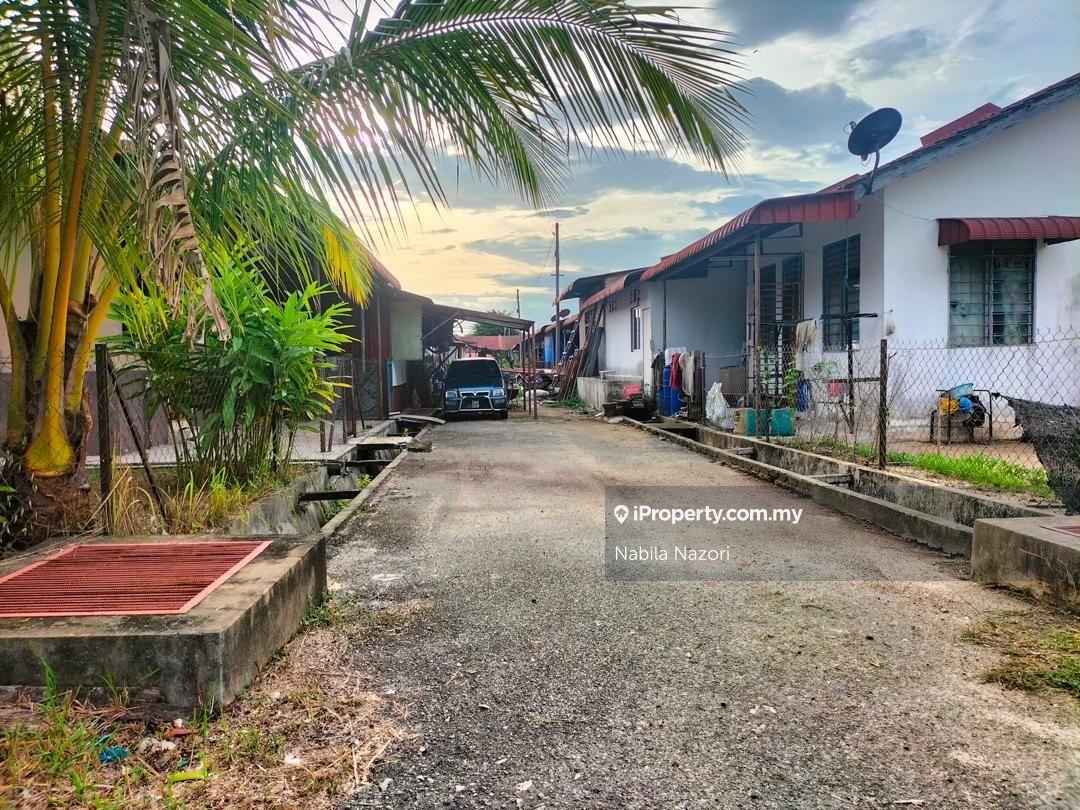 Rumah Berangkai 1.5 Tingkat untuk Dijual di Kok Lanas, Kota Bharu oleh Nabila Nazori - iProperty.com.my