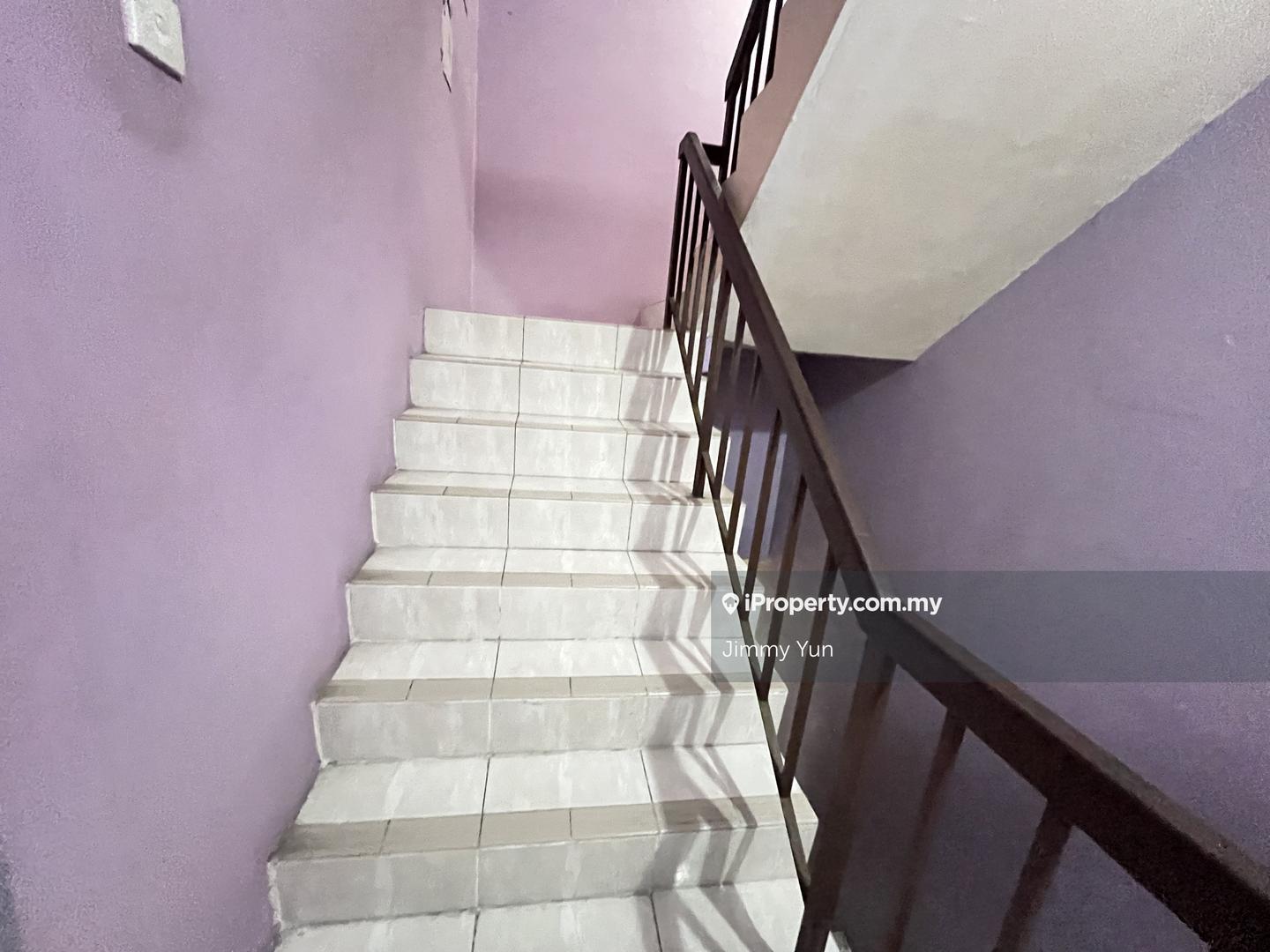 Rumah Berangkai 2.5 Tingkat untuk Dijual di Taman Bukit Serdang, Seri Kembangan oleh Jimmy Yun - iProperty.com.my