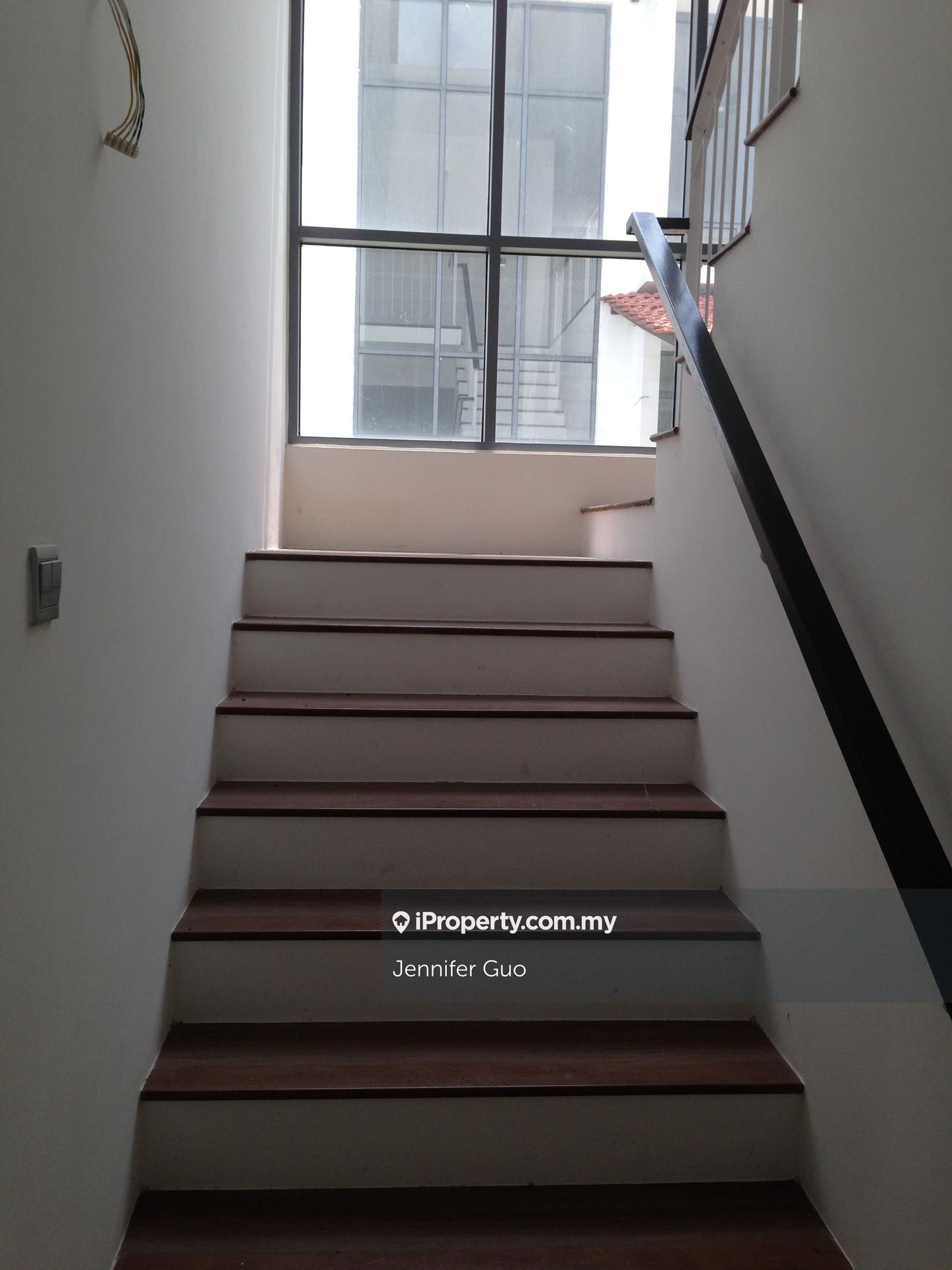 Rumah Berangkai 2 Tingkat untuk Dijual di Summerglades, Perdana Lakeview West, Cyberjaya oleh Jennifer Guo - iProperty.com.my
